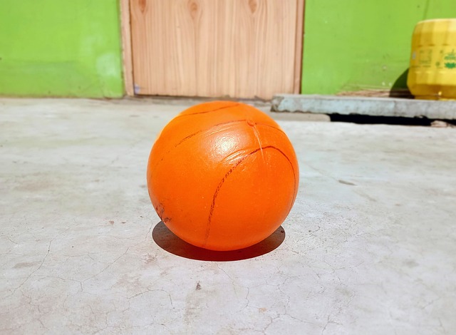 NBA：湖人险胜火箭 詹姆斯砍下35分