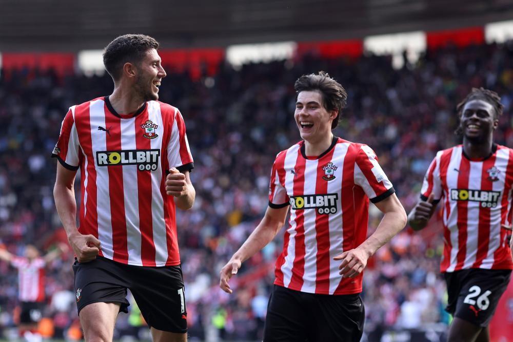 勇士内线防守改善，篮板率提升