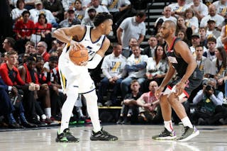 周定洋：这个赛季全队都有成长，每个起伏里大家都没放弃