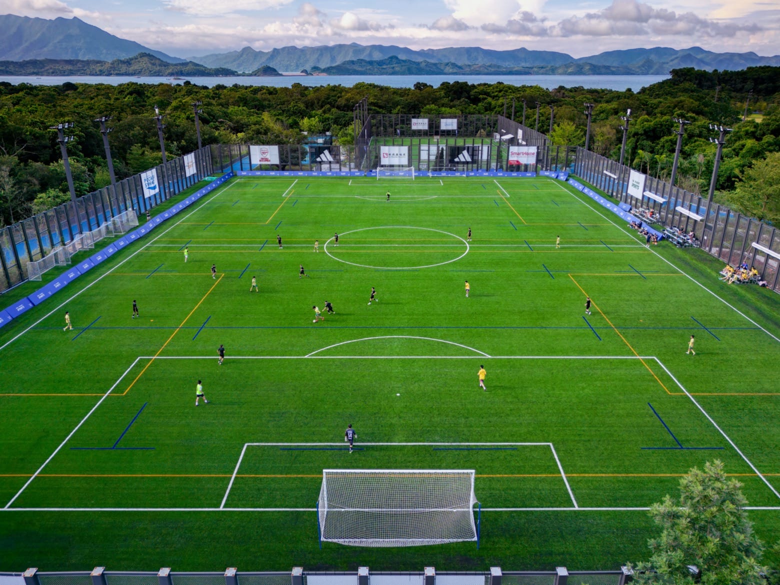 西班牙战胜德国卫冕女足欧国联，大都会球场吸引超5万人观赛