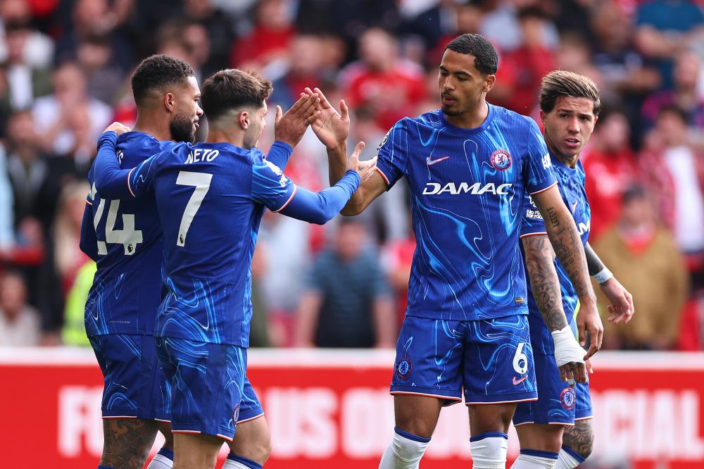 本赛季库追巴同时在场时，勇士攻防效率和净效率均为联盟第二